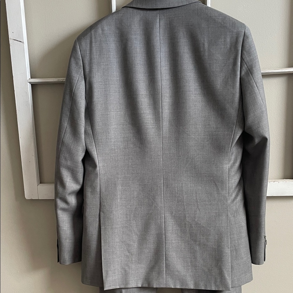 Jos. A. Bank Classic Gray Men's Suit - Picture 8 of 16